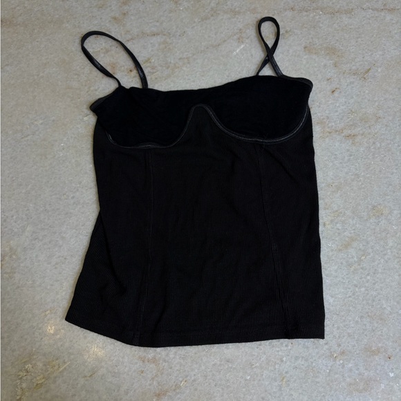 CORSET-STYLE TANK WITH SEAMING AT THE BODICE FEATURING GLOSSY ELASTIC STRAPS - Picture 2 of 10